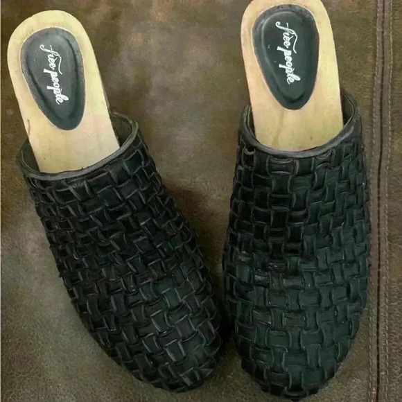 Free People Black woven clogs - Picture 3 of 6
